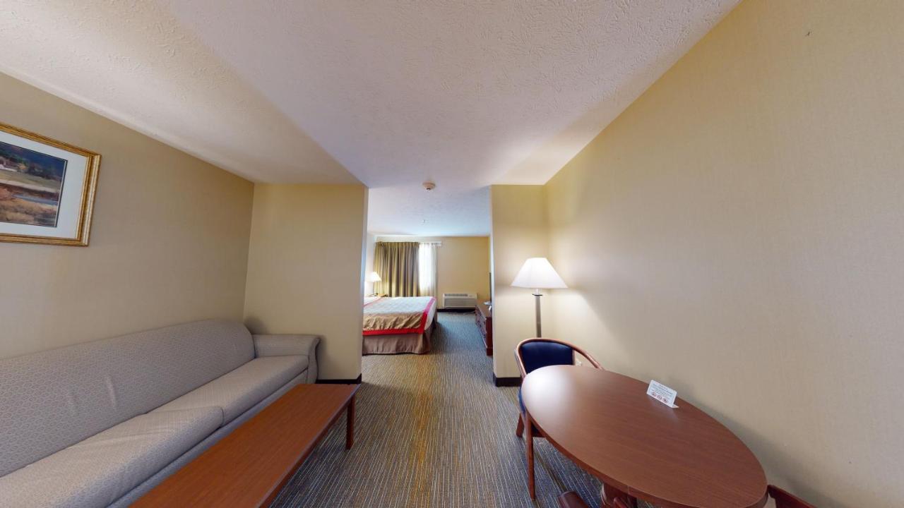 Ramada By Wyndham Strasburg - Shenandoah Valley Buitenkant foto