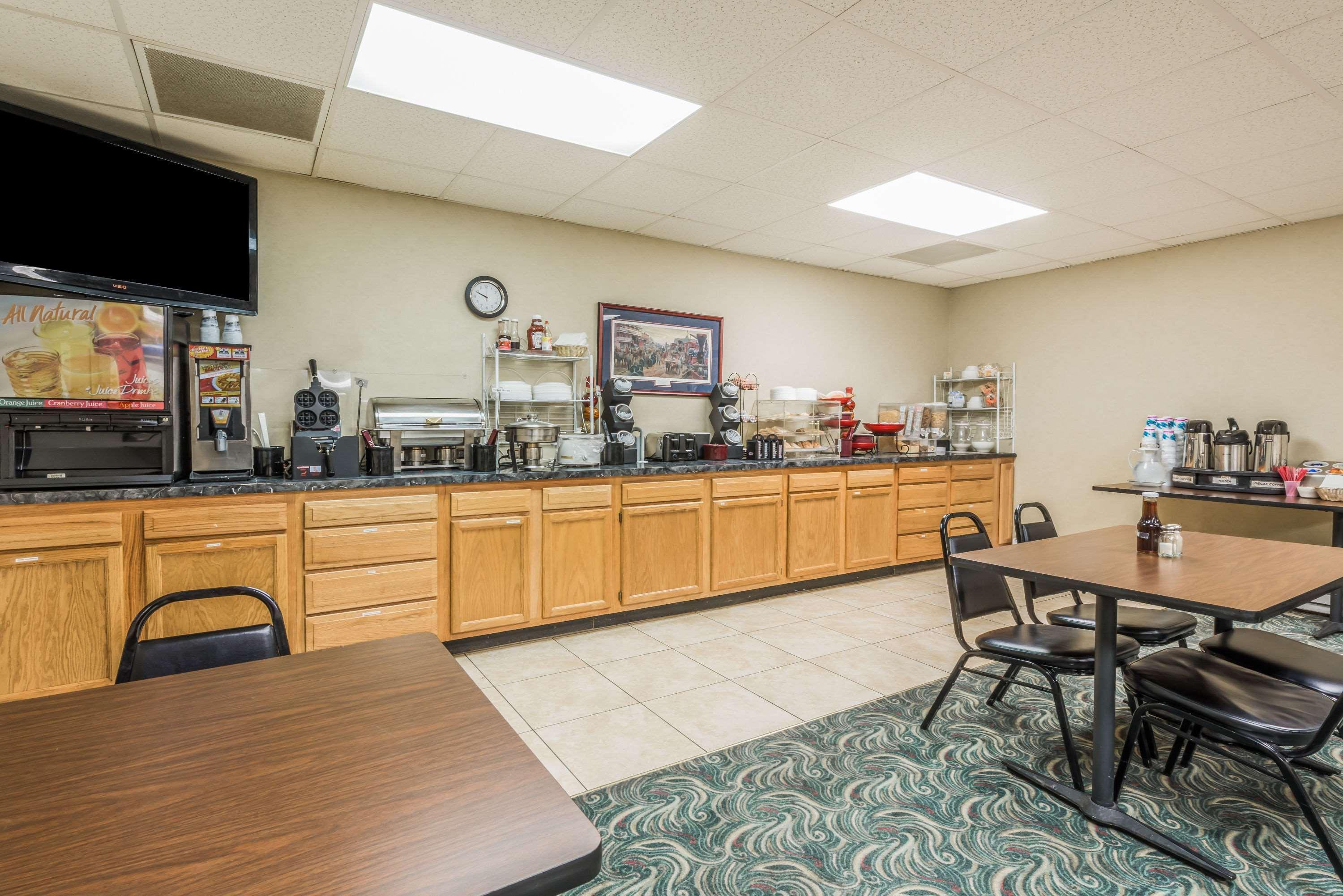 Ramada By Wyndham Strasburg - Shenandoah Valley Buitenkant foto