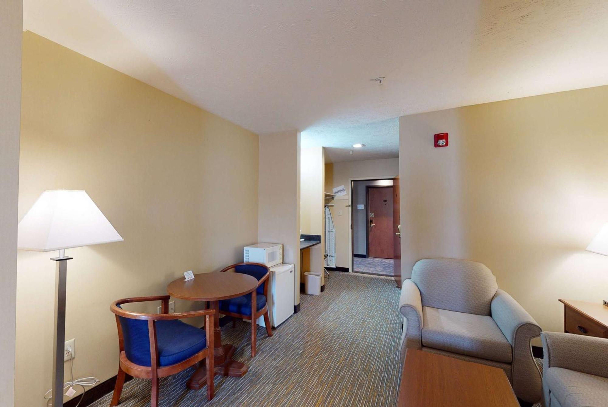 Ramada By Wyndham Strasburg - Shenandoah Valley Buitenkant foto